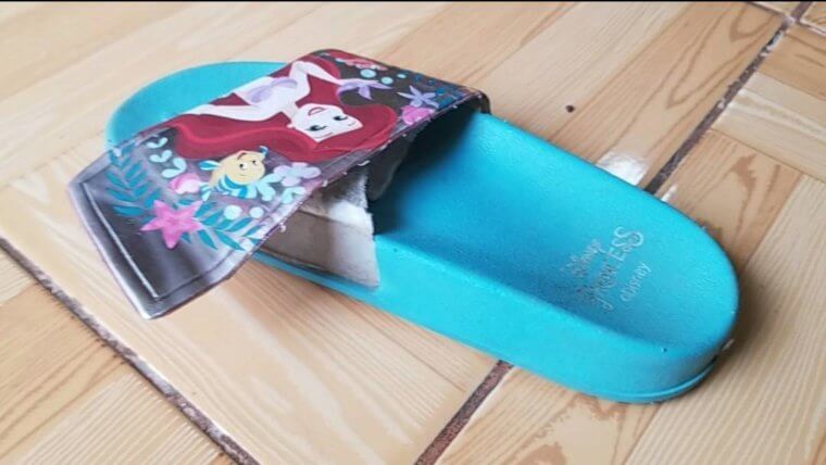 ディズニーサンダル